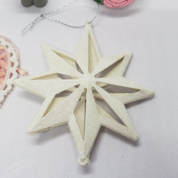 5 Pack of Assorted Ornaments - Picture 3 of 7